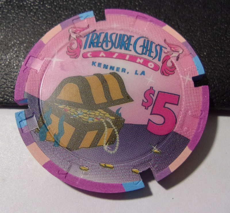 TREASURE CHEST CASINO $5 gaming poker chip - Kenner, LA *NOTCHED, SAMPLE*