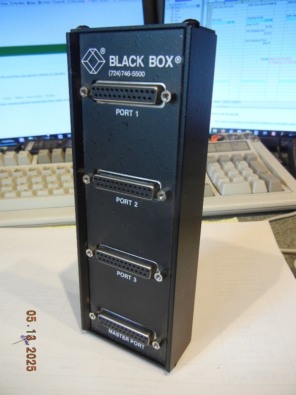 BLACK BOX   TL073A-R4     3 port sharing device