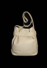 Borsa Gucci a tracolla secchiello beige in pelle media dimensione