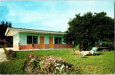 c 1950 Indian Rocks Beach, Florida Rond-I-Vous Motel Apartments Vintage Postcard