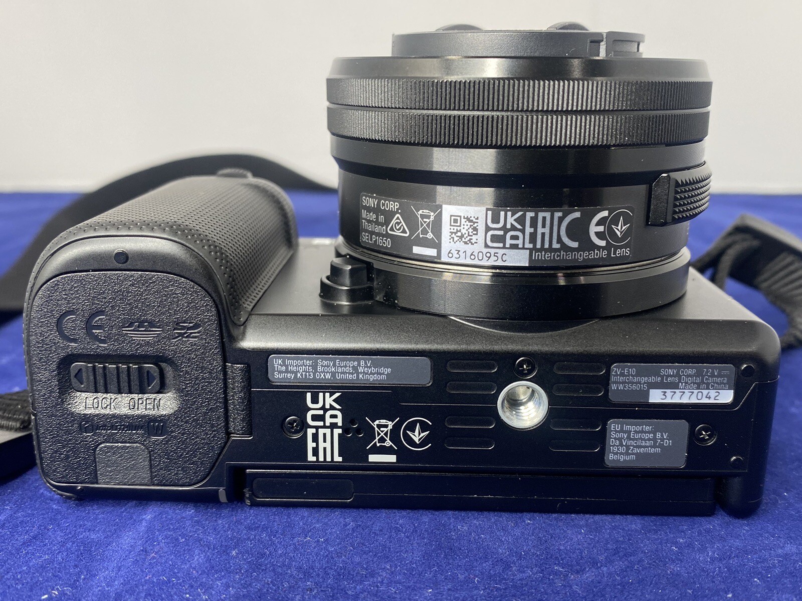 Sony Alpha ZVE10 24.2MP Black (1650mm Zoom Lens & NEW 256 SD CARD