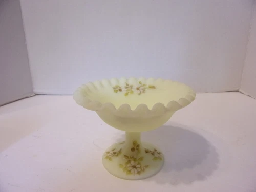 FENTON COMPOTE YELLOW CUSTARD WITH DAISYS3 3/4" SIGNED SUSAN LEE