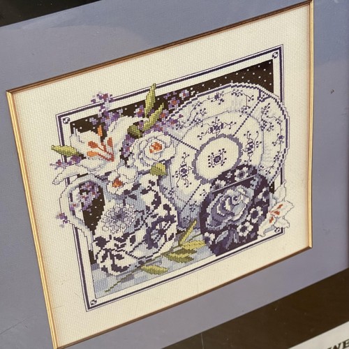 Artiste Counted Cross-Stitch Kit Blue and White Still Life Zweigart Flowers New - Picture 12 of 12