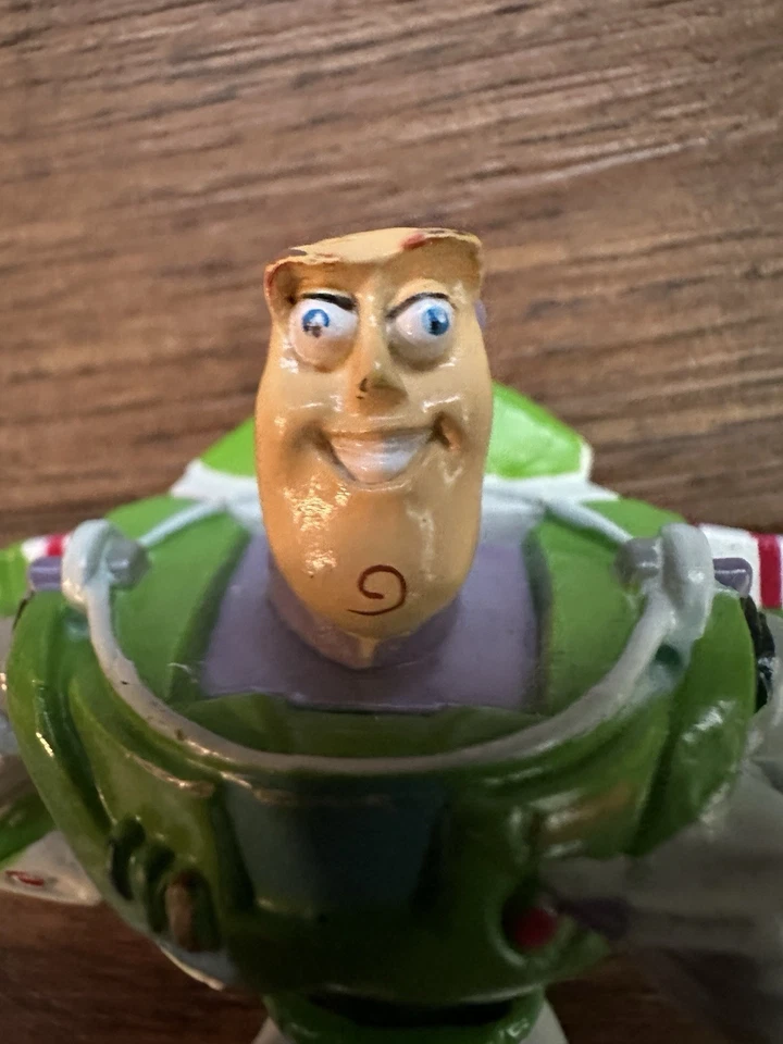 Figura de PVC War Traumatized Disney Buzz Lightyear Toy Fly 3" 86-5 Foto 3 de 4