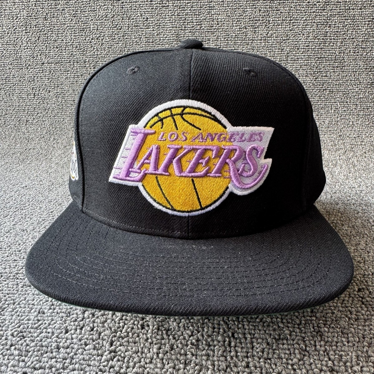 Mitchell & Ness Lakers 2010 Finals Snapback Hat Black Green Brim
