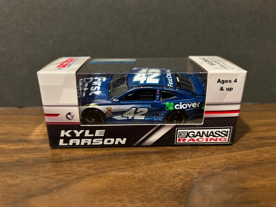 Kyle Larson 2018 #42 First Data/Clover Chevy ZL1 NASCAR 1/64 - NUEVO - RARO Foto 2 de 3