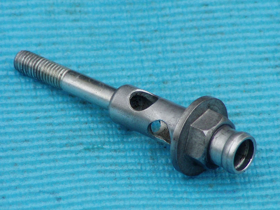 Cuerpo de respirador Kawasaki KZ750 KZ1000 y perno de montaje de respirador Foto 3 de 4