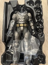 Hot Toys BVS Dawn of Justice Batman - Armored Batman Battle Damaged - BODY ONLY