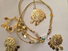 Gold Tone Metal Jewelry Set Necklace Earrings No Stone Matching Set