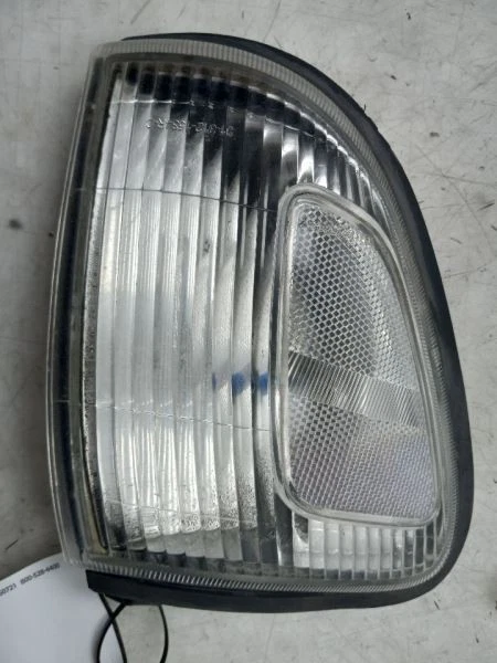 LUZ ANTINIEBLA LADO PASAJERO TOYOTA TACOMA CABINA EXTRA SR5 97-00 Foto 3 de 4