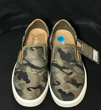 OluKai Lae'ahi Pa'i  Husk/ Ke au Green Camo Slip On Men’s Shoes Size 10 NWT