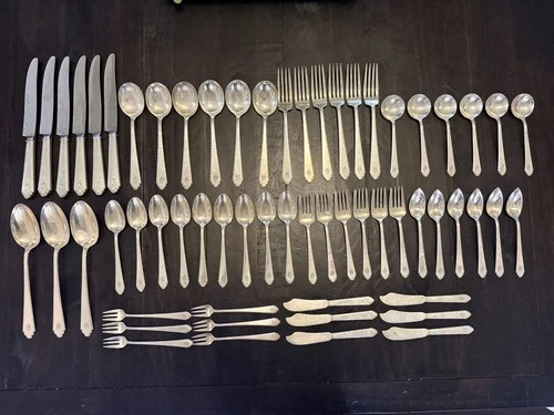 Vintage Lunt Sterling Silver William and Mary Treasure Flatware 60 pc "O" Mono