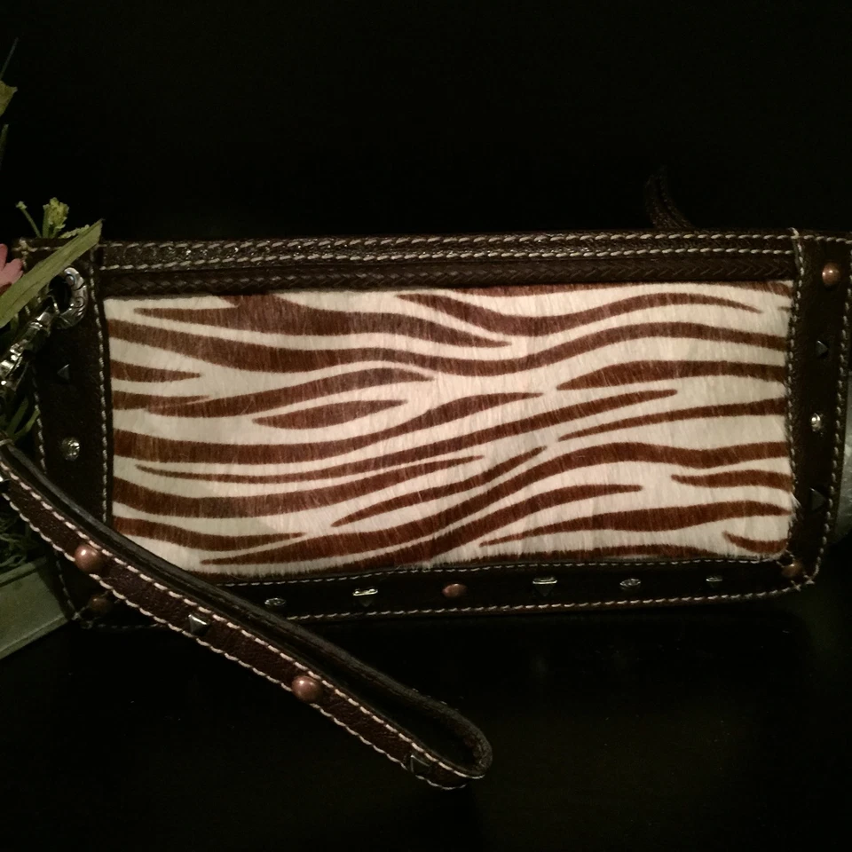 Bolso de mano billetera Brighton Piper cebra becerro