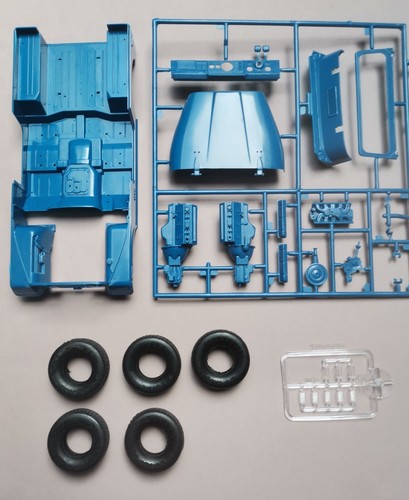 Jeep CJ-7 Revell #07470 1:16 defekt - Bild 6 von 18