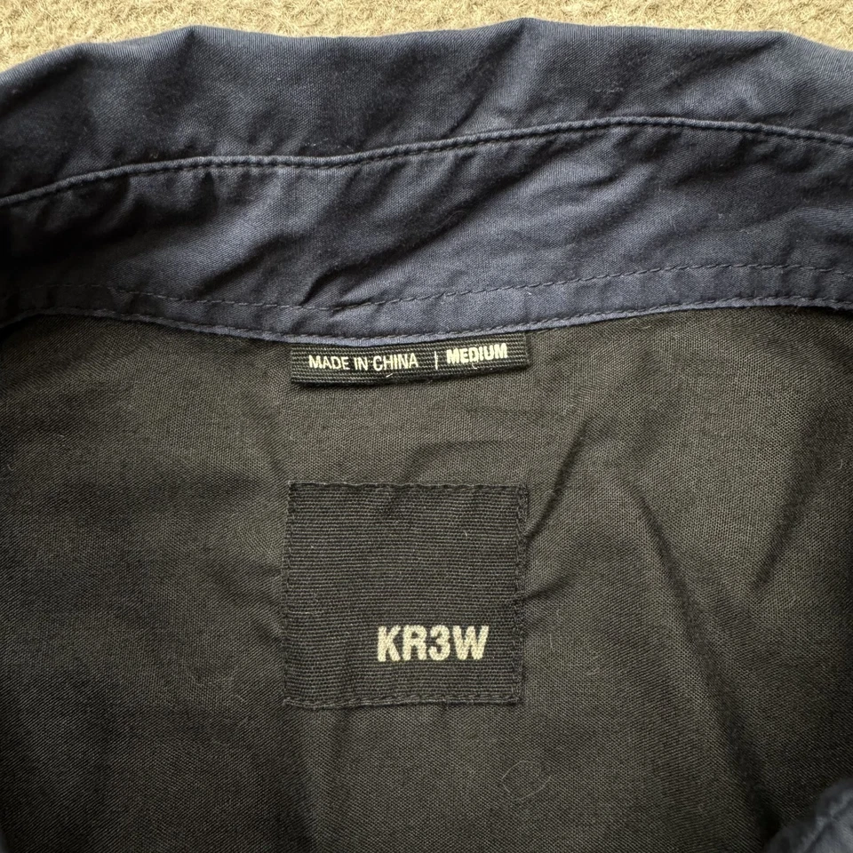 Camisa Krew Abotonada Para Hombre Talla M Azul Manga Larga Cuello Skateboarding Patinador Foto 2 de 4