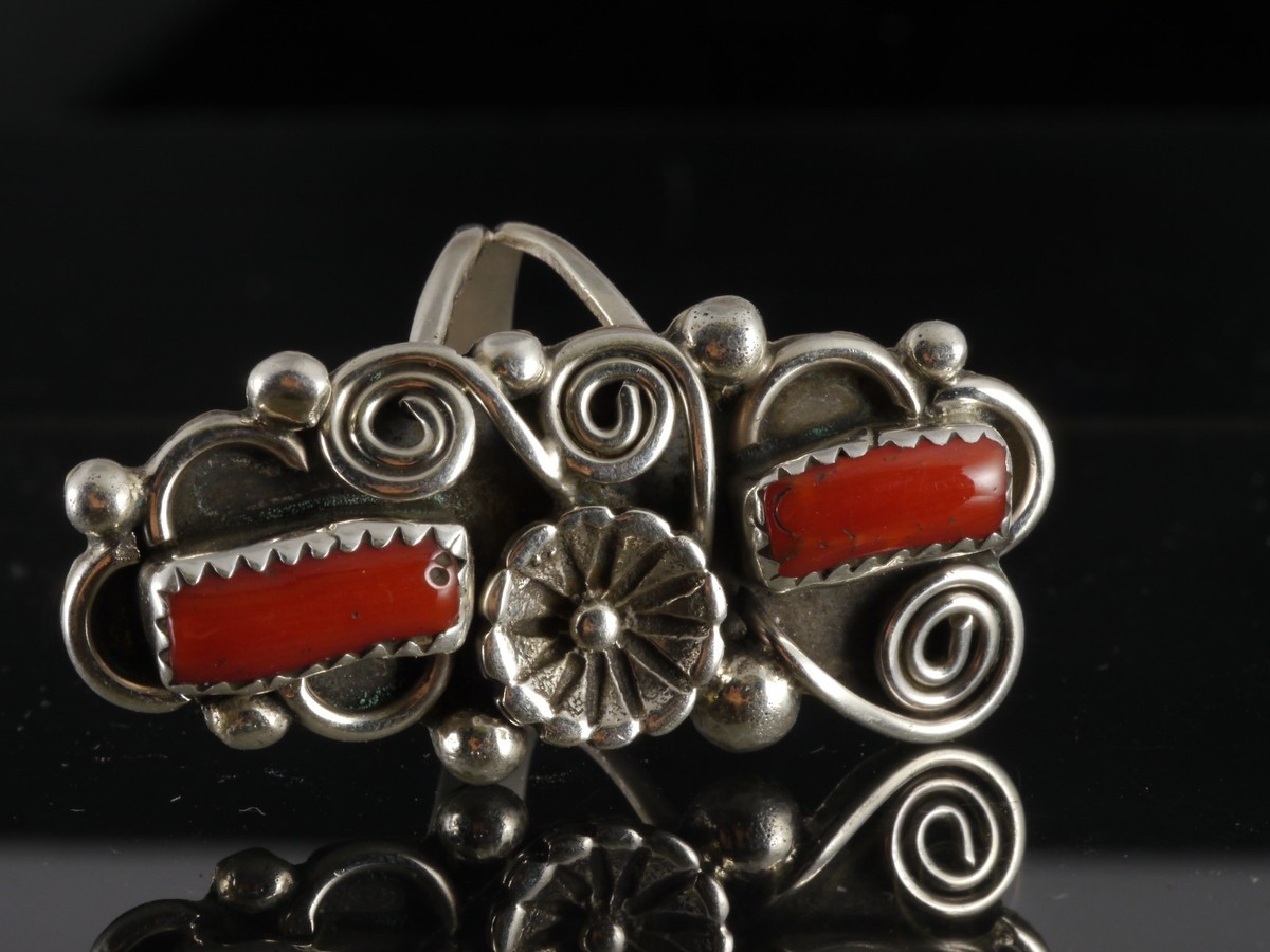 Stunning Vintage Navajo Tsosie Native American Bracelet Stunning Vintage Navajo Tsosie Native American Bracelet