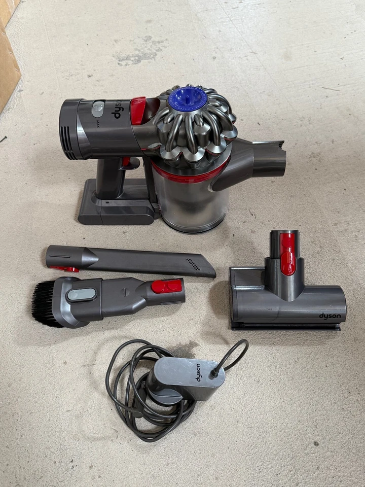 V7 Dyson Trigger Handheld Vacuum with Extras - Image 3 of 4