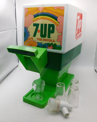 Vtg 7-Up Chilton Soda Dispenser  The Uncola 1960's W/4 Cups