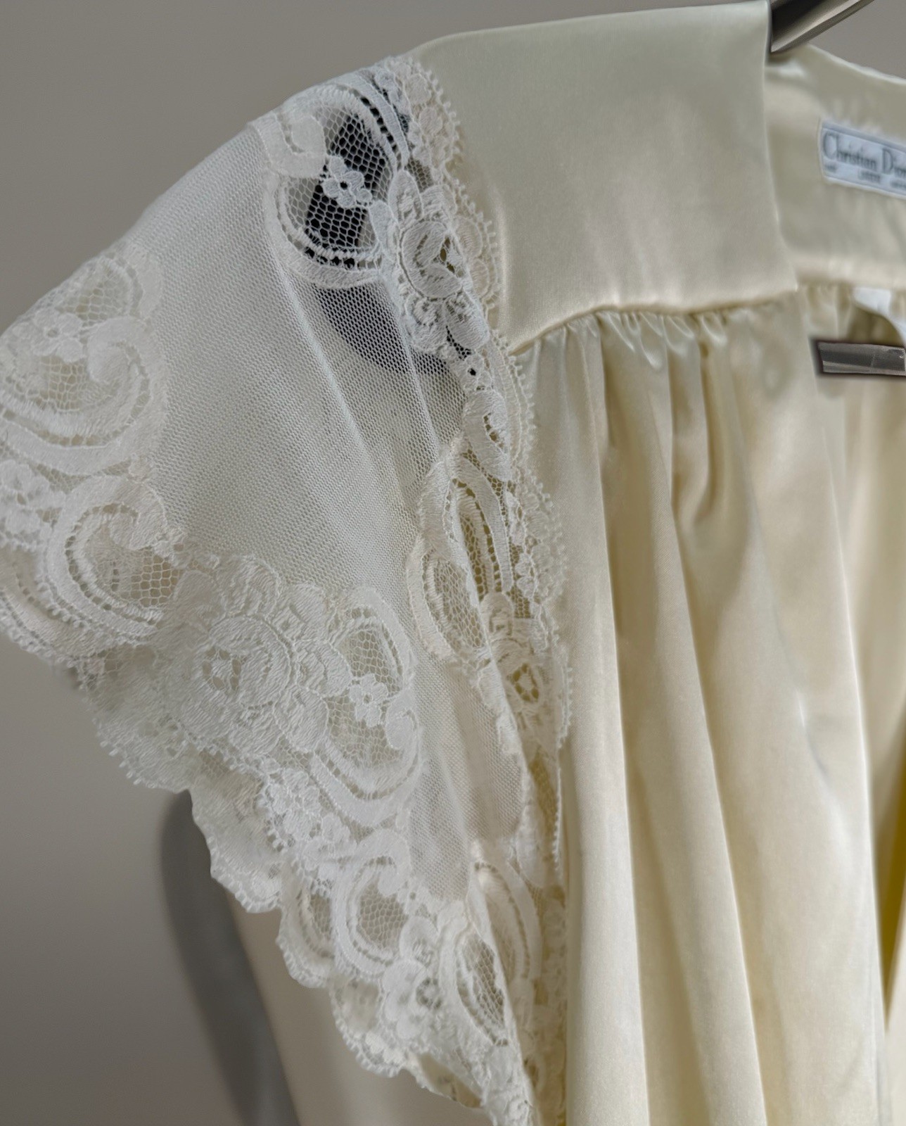 Vtg Christian Dior Satin Robe Women's Ivory Lace Trim Size Medium *missing Belt thumbnail 5