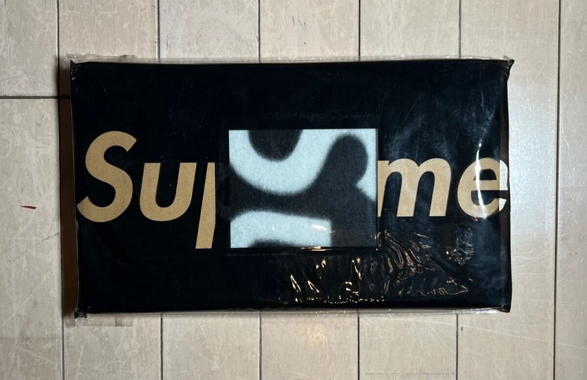 Livre Supreme NYC 2006 vol. 2 Magazine Japon — Accessoire écharpe uniquement