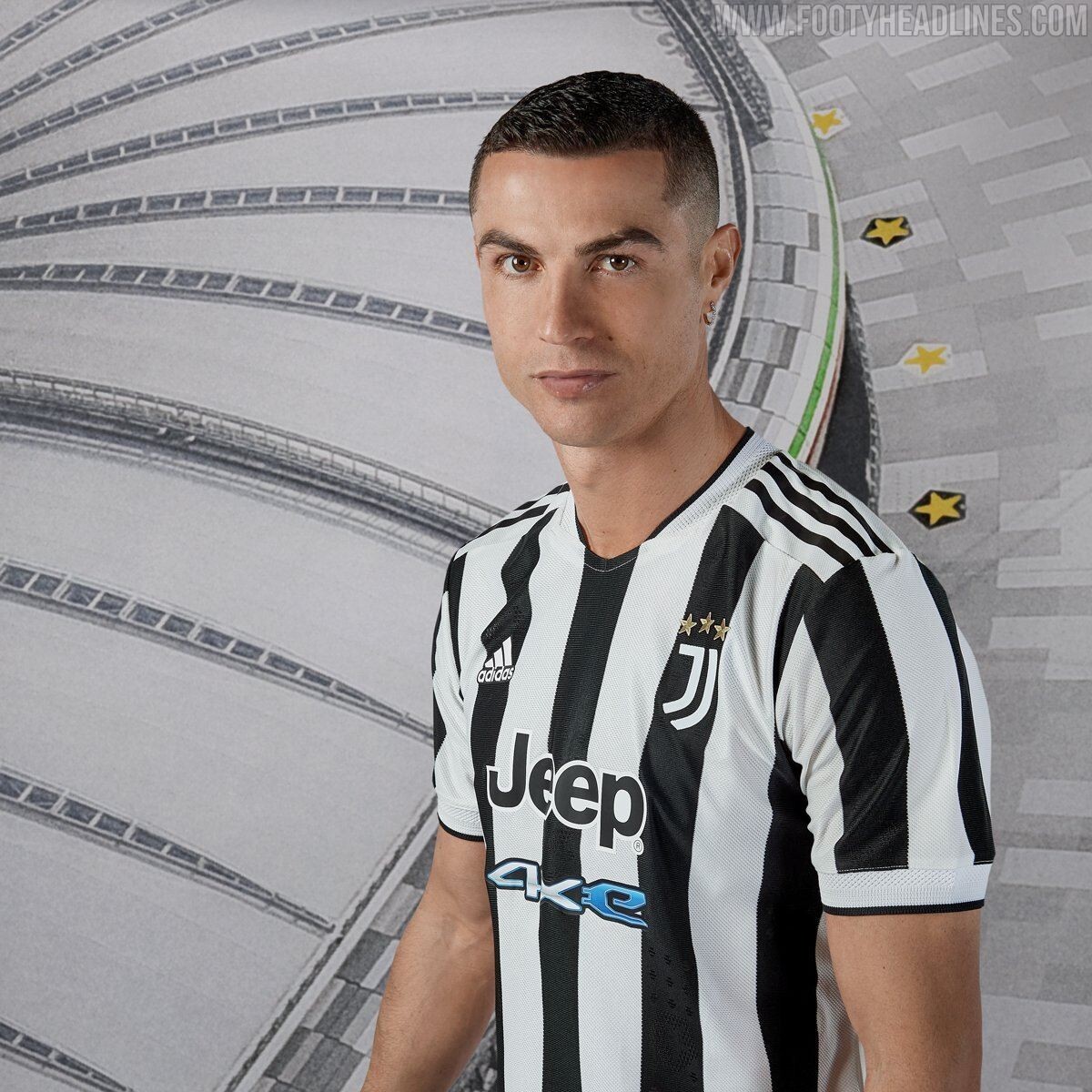 2021/22 Juventus Authentic Home Jersey #7 Ronaldo Large 2021/22 Juventus Authentic Home Jersey #7 Ronaldo Large