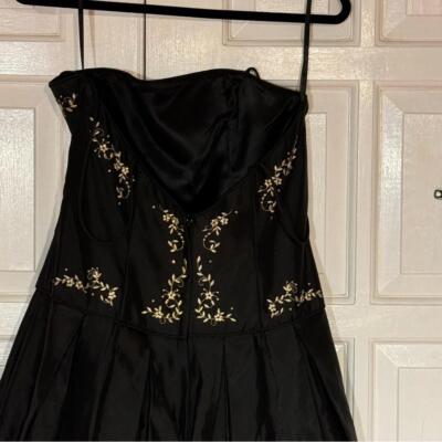 Jessica McClintock Black Satin and Gold Embroidered and Jeweled Bodice  Ballgown | eBay