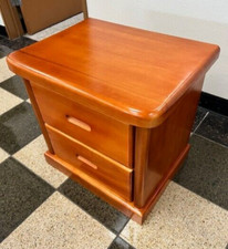 Solidwood Nightstand with 2 Drawers in Honey Color