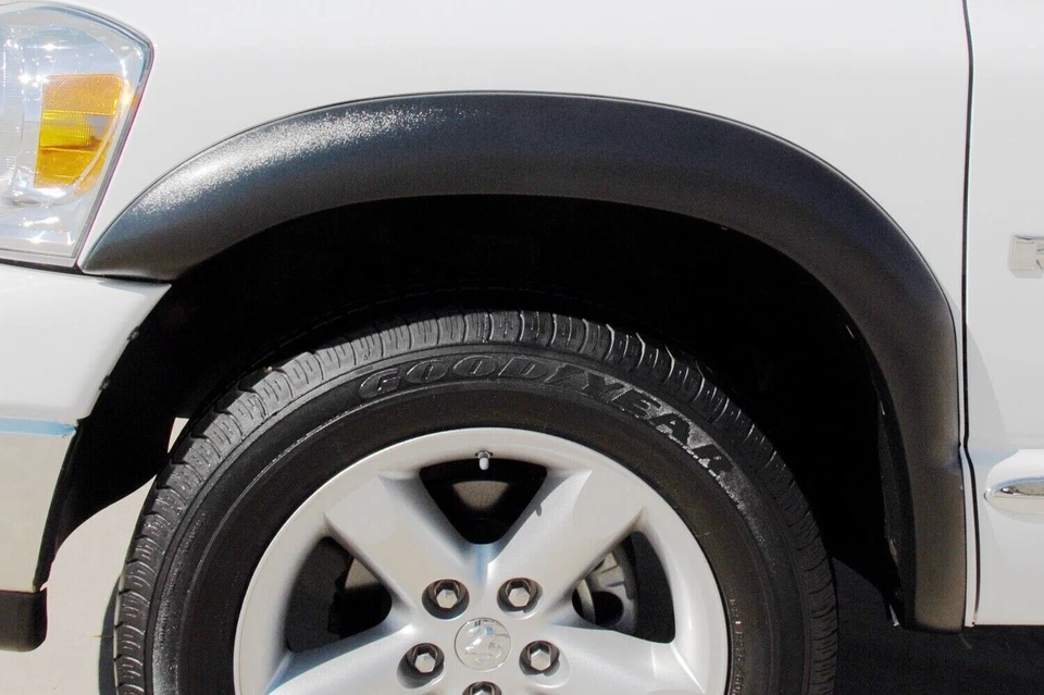 Juego de 4 piezas de guardabarros acampanados Lund SX203T para 02-09 Ram 1500 Ram 2500 Ram 3500 Foto 2 de 3