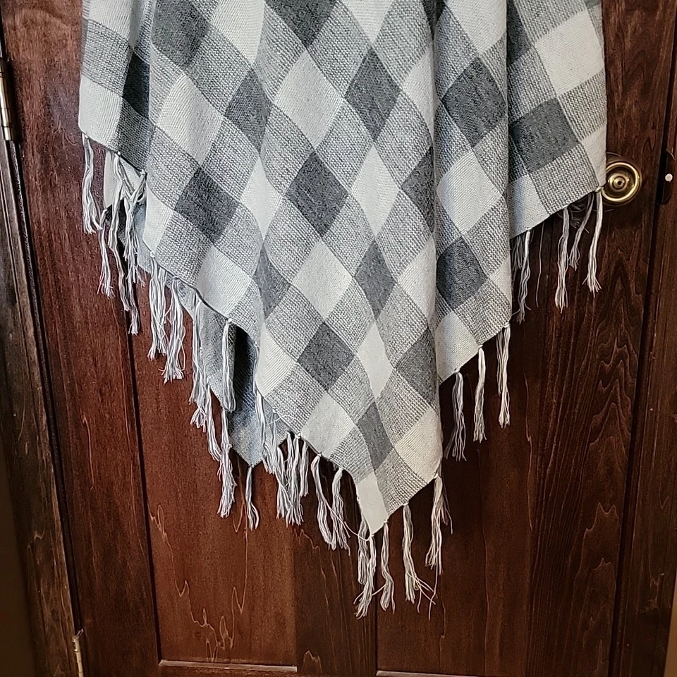 Gray Checked Med Large Wool Blend Poncho Cape the Limited Fringe Womens Cowl nec - Image 3 of 4