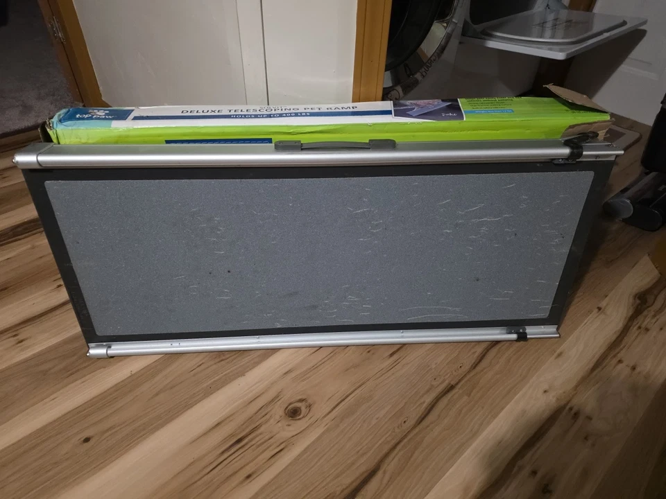 SOLVIT DELUX TELESCOPING PET RAMP 39”-72” (HOLDS 400LBS) PETSAFE TOP PAW - Image 4 of 4