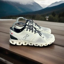 On Womens Cloud X 3 White Black Running Shoes Sneakers 60.98697 Woman’s Size 8