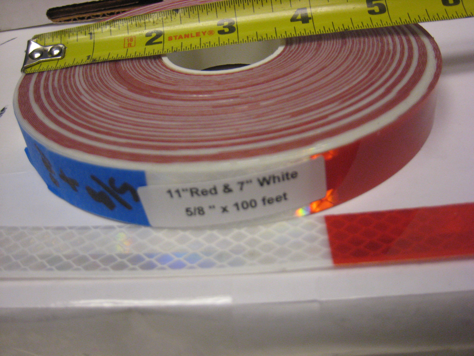 Ruban Réfléchissant 3M 983-326 - 5/8'' X 100' Blanc/Argent & Rouge - Adhésif Peel & Stick