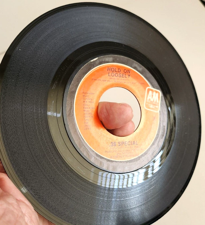 .38 Special ~ Hold On Loosely/Throw Out the Line A&M Records 45 RPM 7" Vinyl Foto 4 de 4