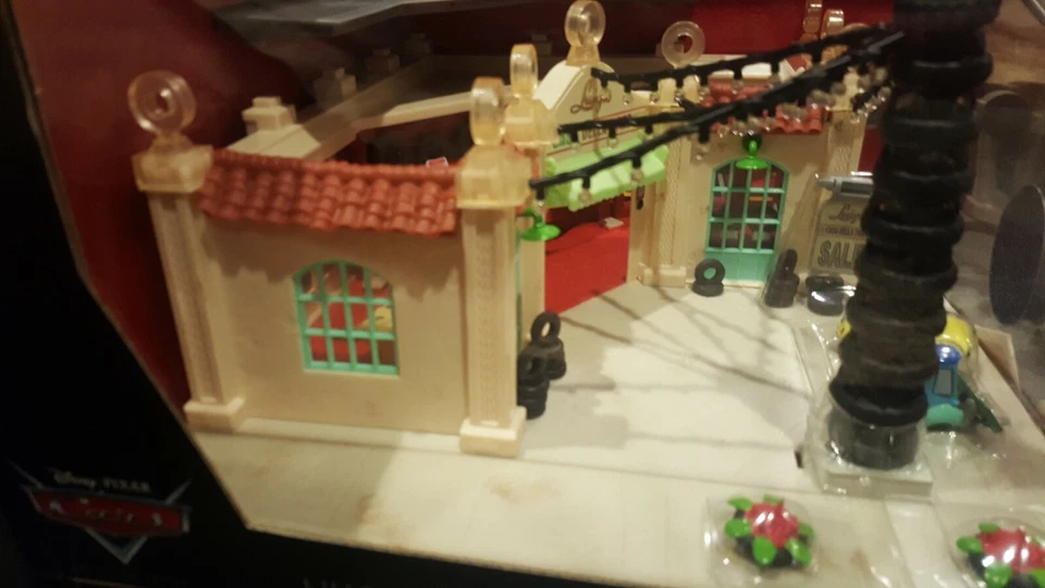 DISNEY PIXAR CARS PRECISION SERIES LUIGI'S CASA DELLA TIRES SAVE 6% GMC - Image 3 of 4