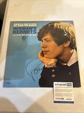 PETER NOONE SIGNED AUTOGRAPH VINYL ACOA HERMANS HERMITS THERES A KIND OF HUSH 