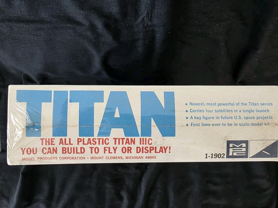 Kit de cohete modelo MPC Titan Ill E de colección Foto 4 de 4