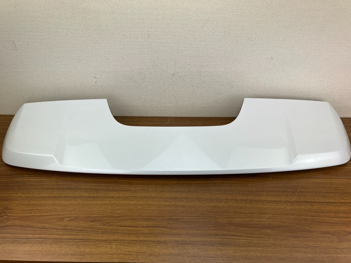 リアリガ10ページ Toyota Land Cruiser LC200 Trunk Spoiler Wing 76085-60130 OEM