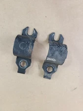 OEM 2001 - 2004 Nissan Frontier Rear Left Right Sway Bar Mounting Bracket Clamp