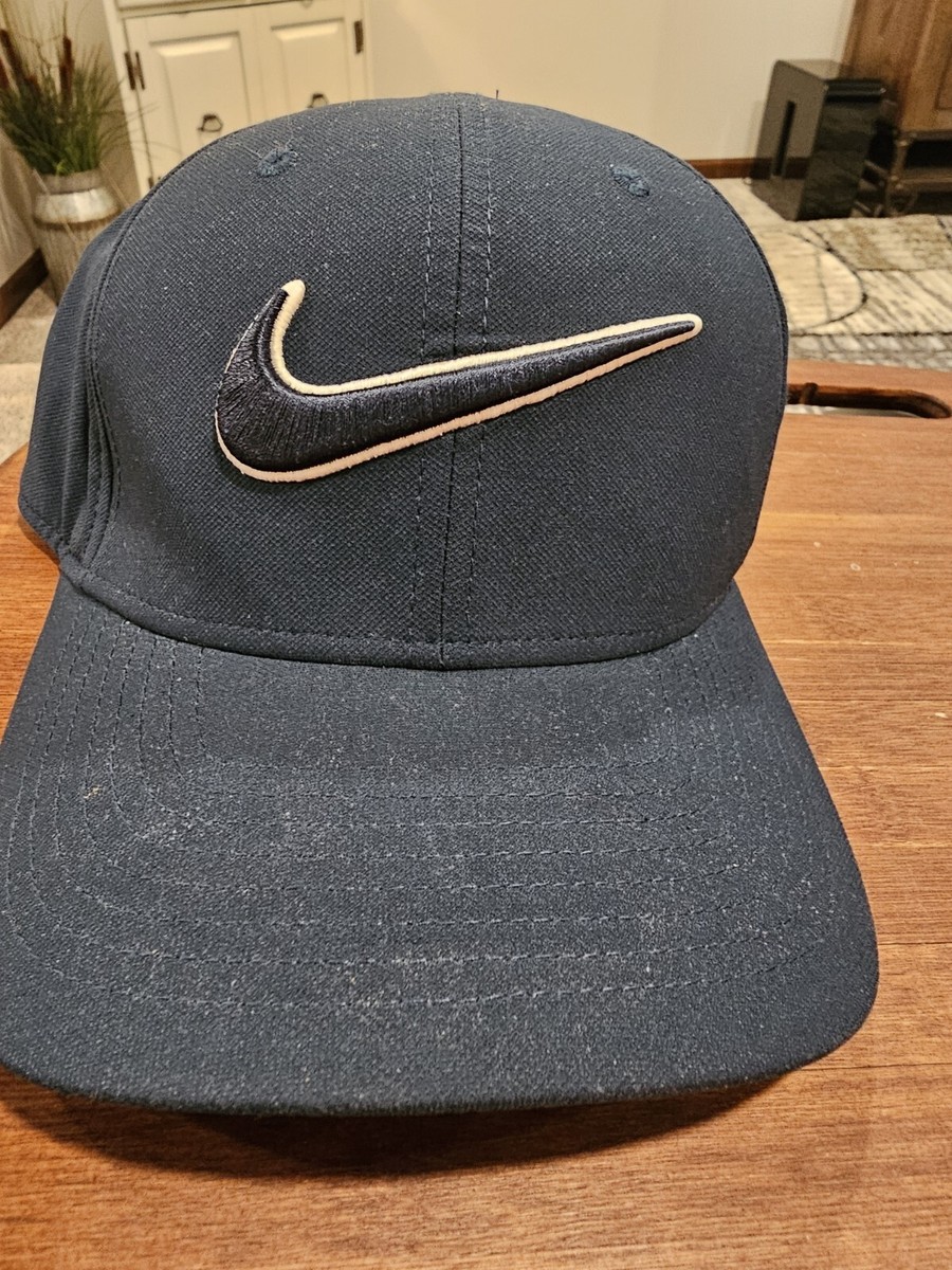 nike big logo cap