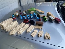 LOT of Vintage Thomas The Train Wooden Railway Tracks, Bridge and Trains