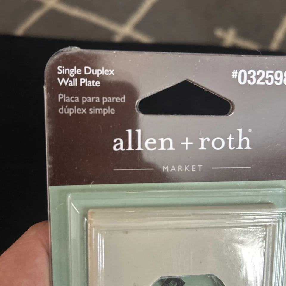 Placa de pared dúplex individual Allen + Roth blanca 0325982 Foto 3 de 4