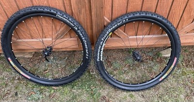MAVIC CROSS MAX ENDURO 135x10qr 8 -11 SPEED 6 BOLT DISC 26''  WHEEL SET- BLACK