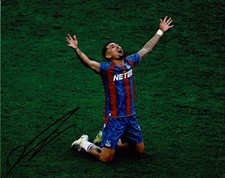 Daniel Muñoz Autographed 10x8 Crystal Palace Photo – FA Cup – AFTAL COA (1292)