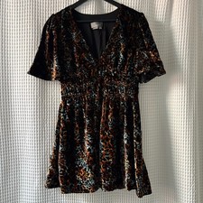 Anthropologie short-sleeve V-neck velvet animal print minidress women's medium
