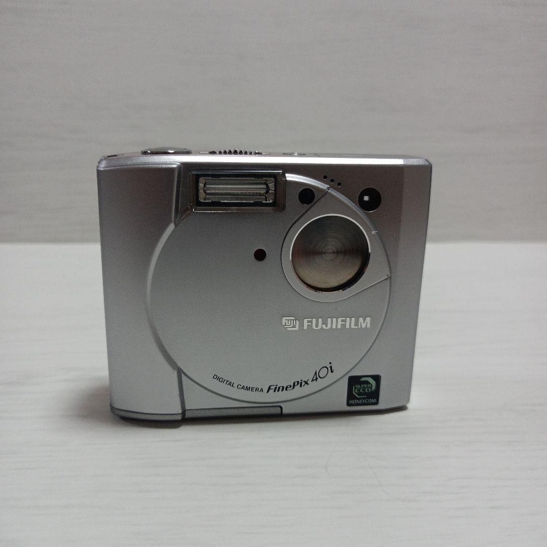Excellent condition, working FUJIFILM FinePix 40i digital camera 