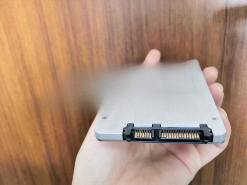 Intel SSD DC S3520 Series 960GB 25nm 6Gb/s MLC 2.5" SATA SSDSC2BB960G7K New - Picture 2 of 3