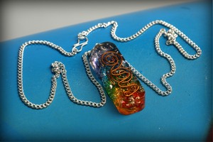 7-Chakra-Crystal-Pendant-Necklase-Chakra-Healing-Reiki-EMF-ProtectionUSA-Seller