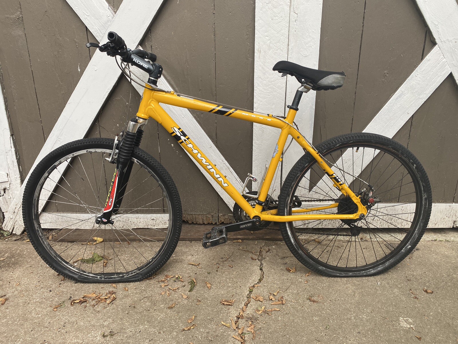 2001 Schwinn Moab 3 Aluminum Frame 19” Bicycle Yellow