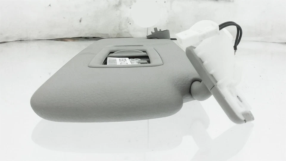 BMW 328D 2014 sedán interior del lado del pasajero parasol 51167322292 *gris Foto 4 de 4