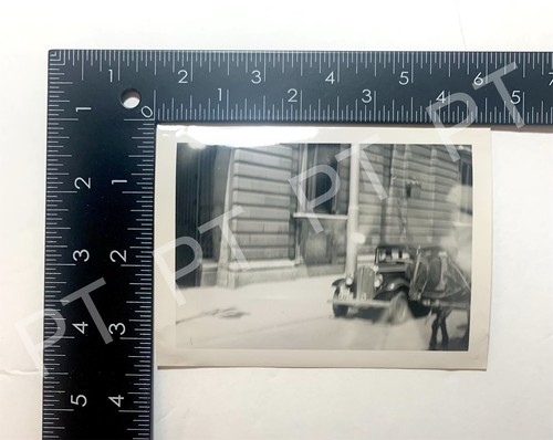 Vintage 1950s Original Photo Madrid Spain Street View Car & Donkey Blurry Motion - Picture 4 of 4